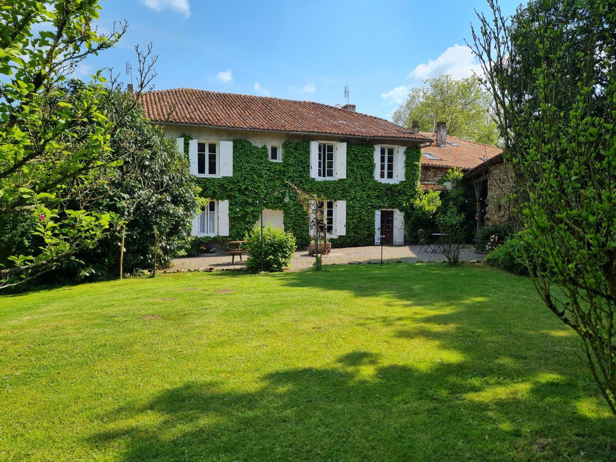 Bed and Breakfast Fleur De Lys Ansac-sur-Vienne Экстерьер фото